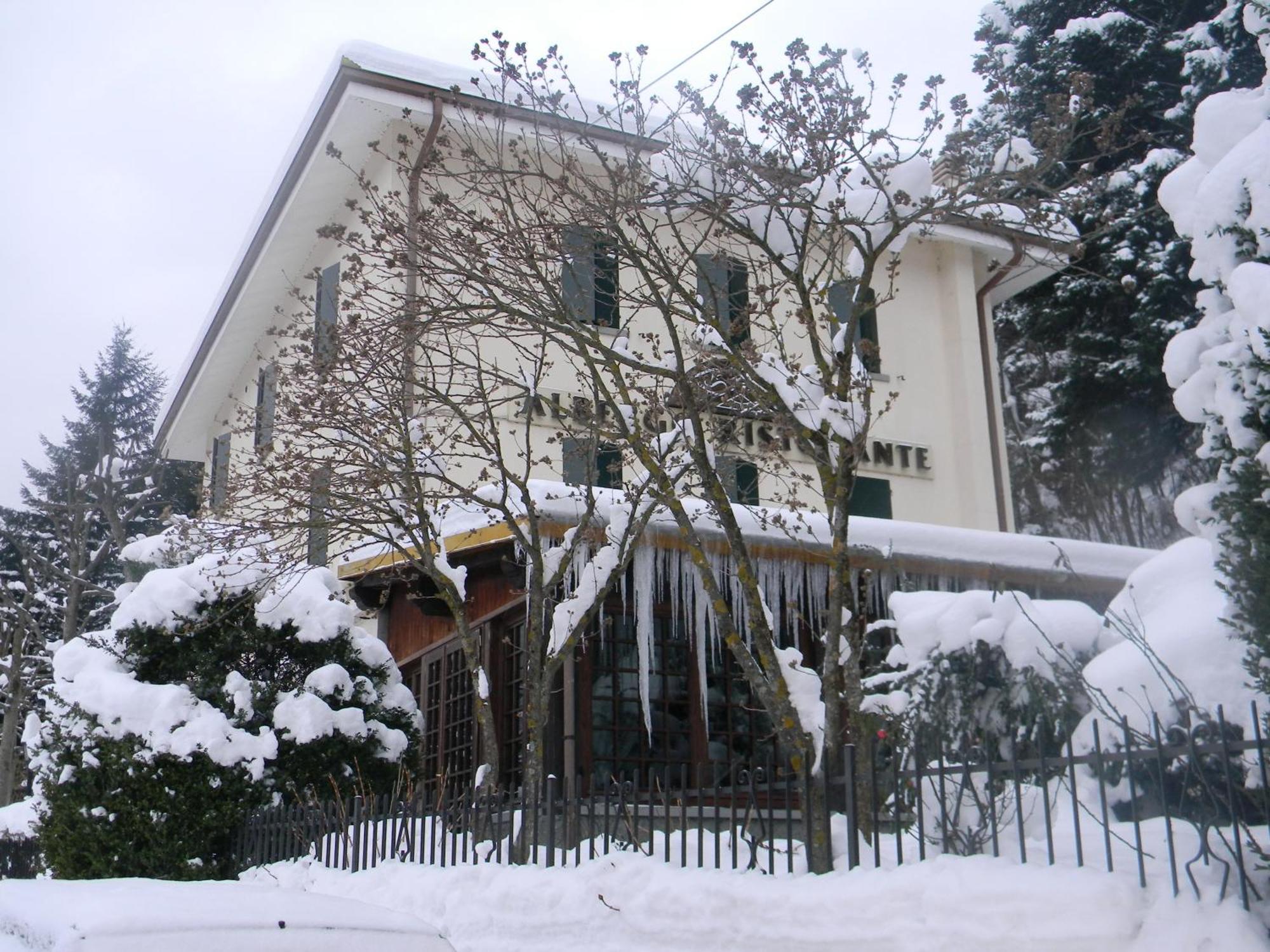 Hotel Bruna Lizzano In Belvedere Exterior photo